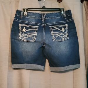 Womens maurices shorts 9/10